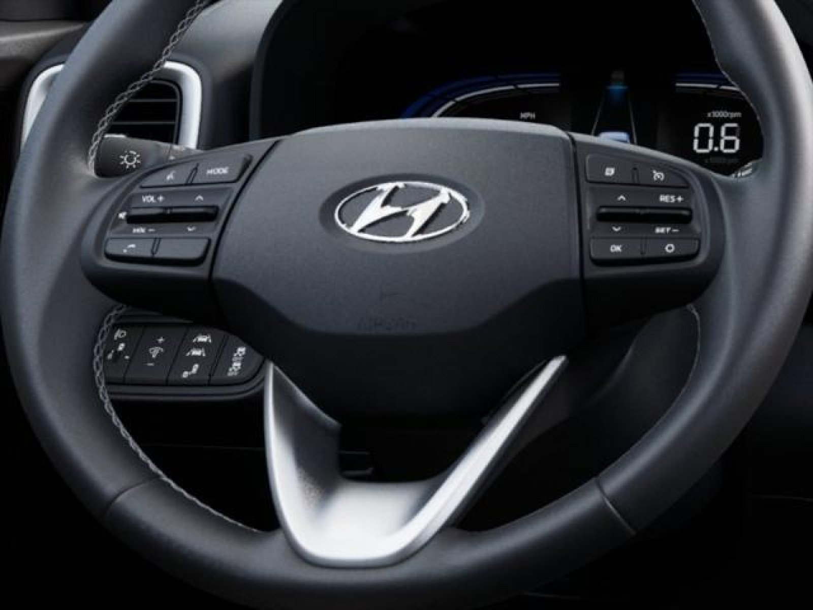 New 2026 Hyundai Venue SEL FWD image 18