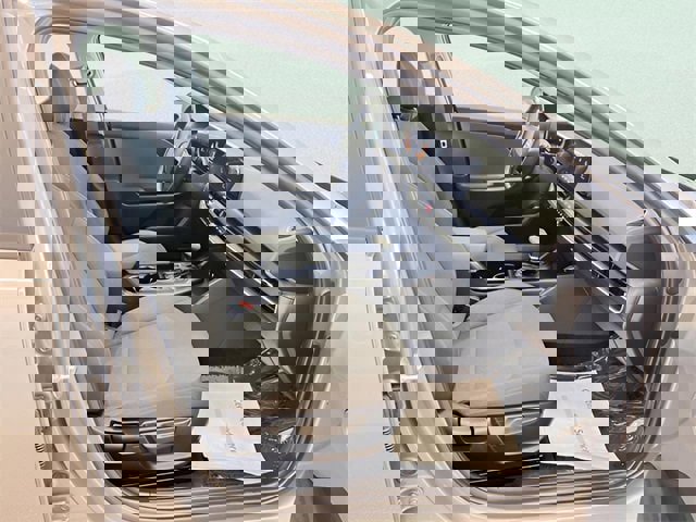 Used 2025 Kia K4 LXS image 11