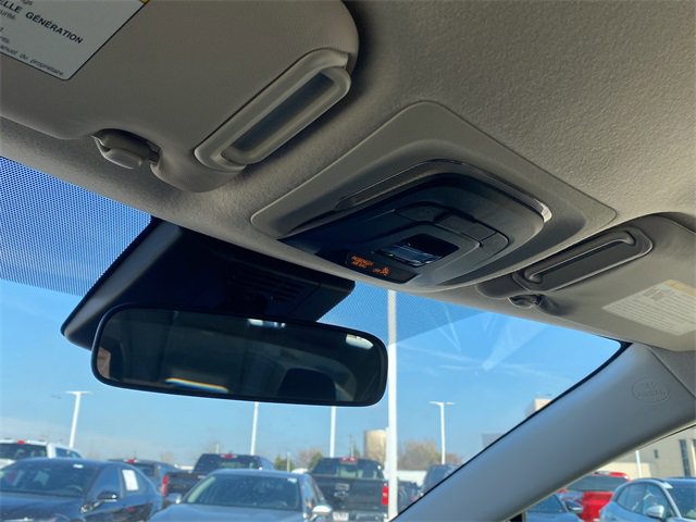 Used 2025 Toyota Corolla LE image 30