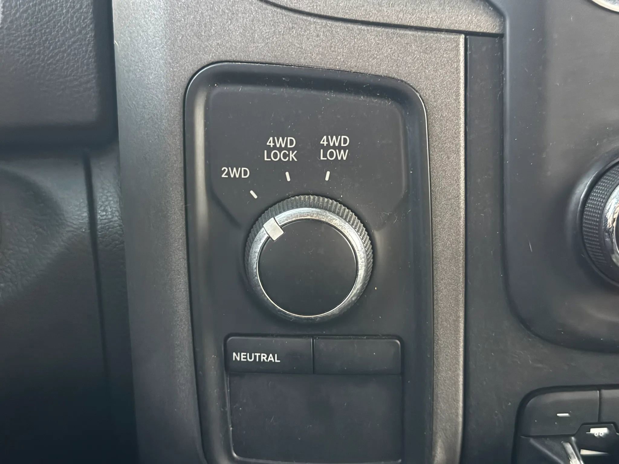 Used 2015 RAM 2500 Tradesman w/ Chrome Appearance Group AWD/4WD image 28