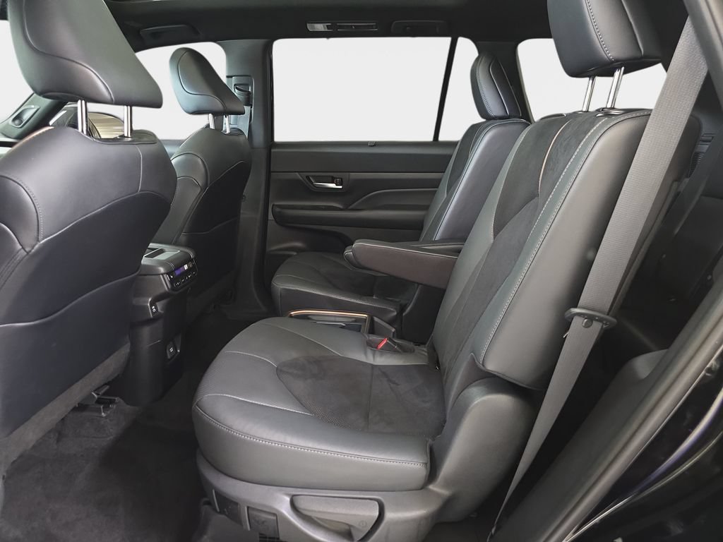 Used 2024 Toyota Grand Highlander AWD Hybrid image 14