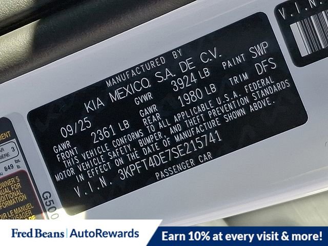 New 2025 Kia K4 LXS image 18