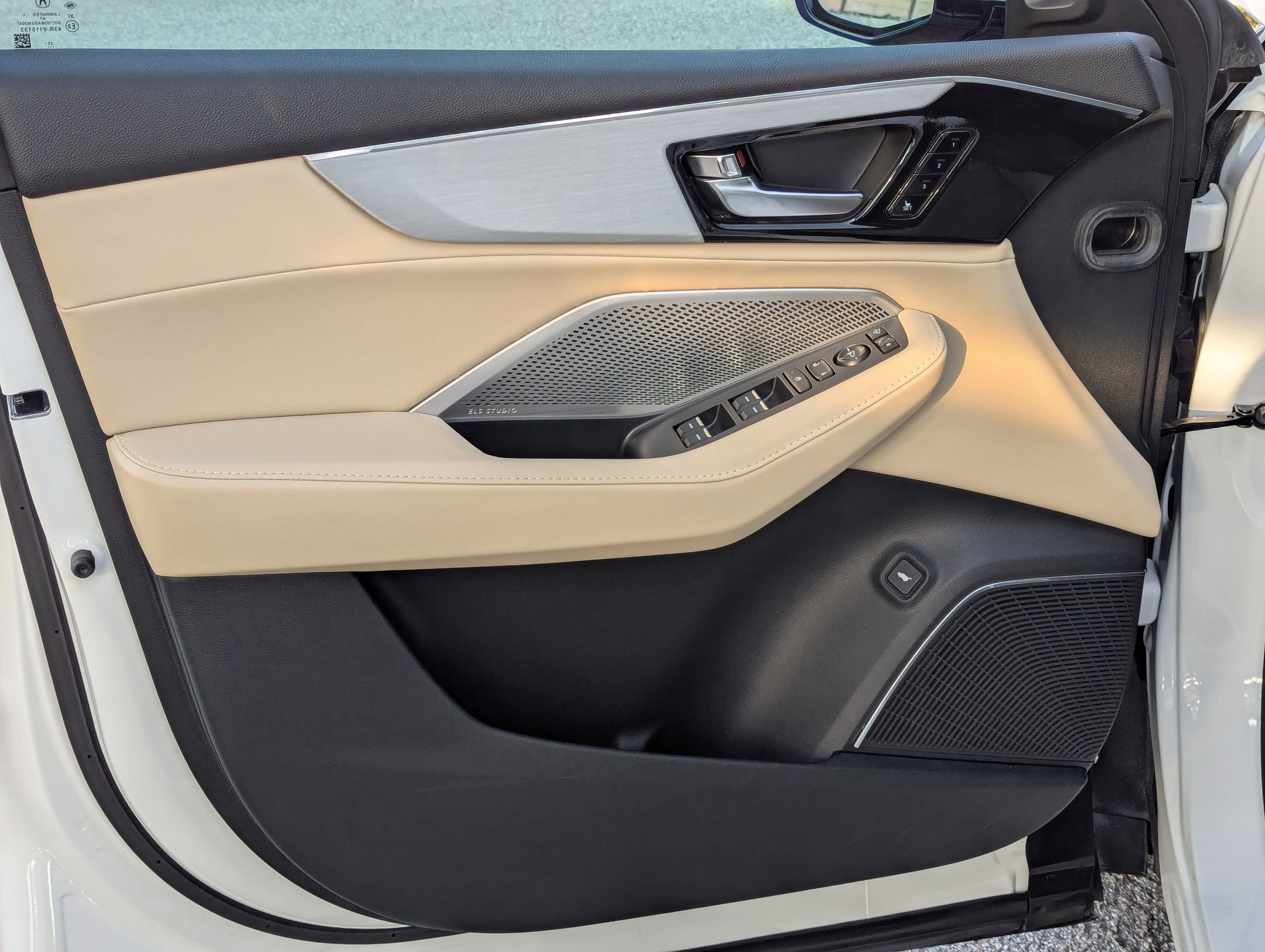 Certified 2023 Acura MDX FWD w/ Technology Package image 11