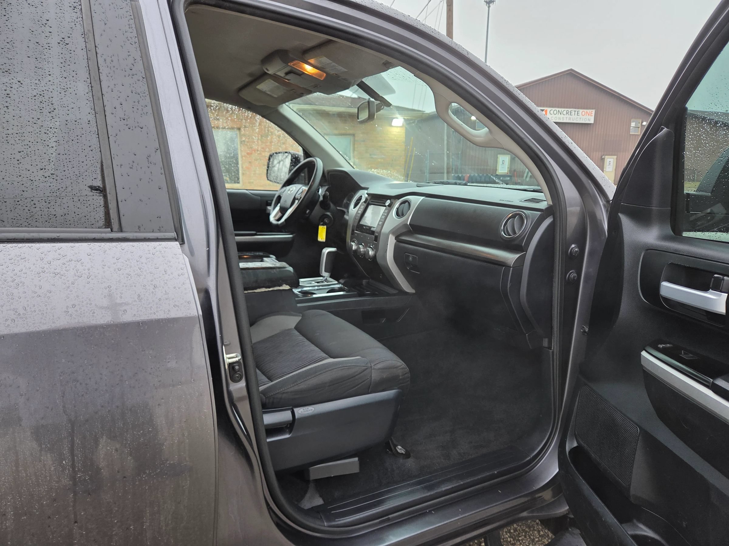 Used 2017 Toyota Tundra SR5 w/ SR5 Upgrade Package RWD image 8