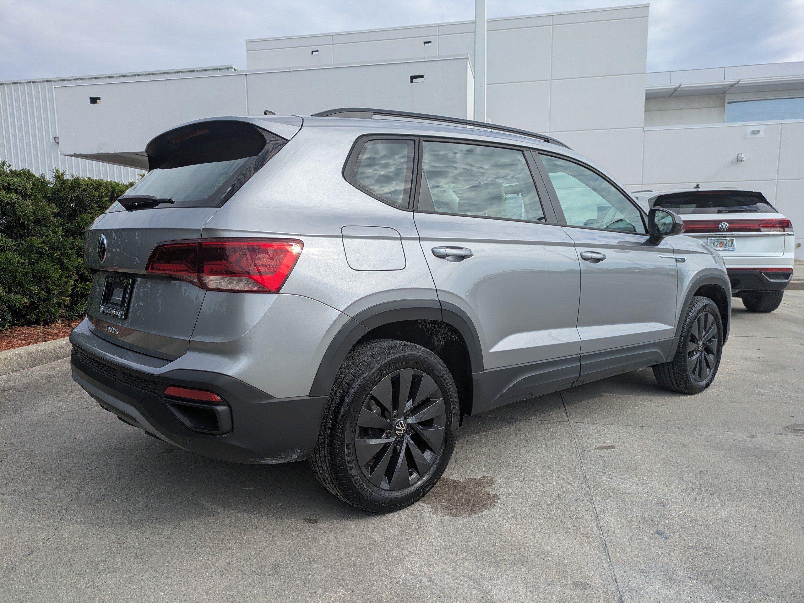 Certified 2023 Volkswagen Taos S FWD image 4