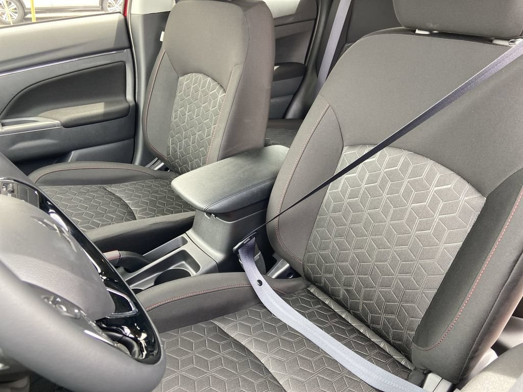 New 2026 Mitsubishi Outlander Sport LE AWD/4WD image 13