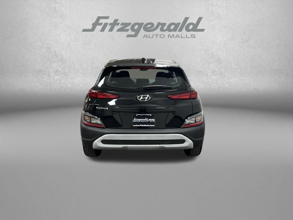Used 2023 Hyundai Kona SE image 4