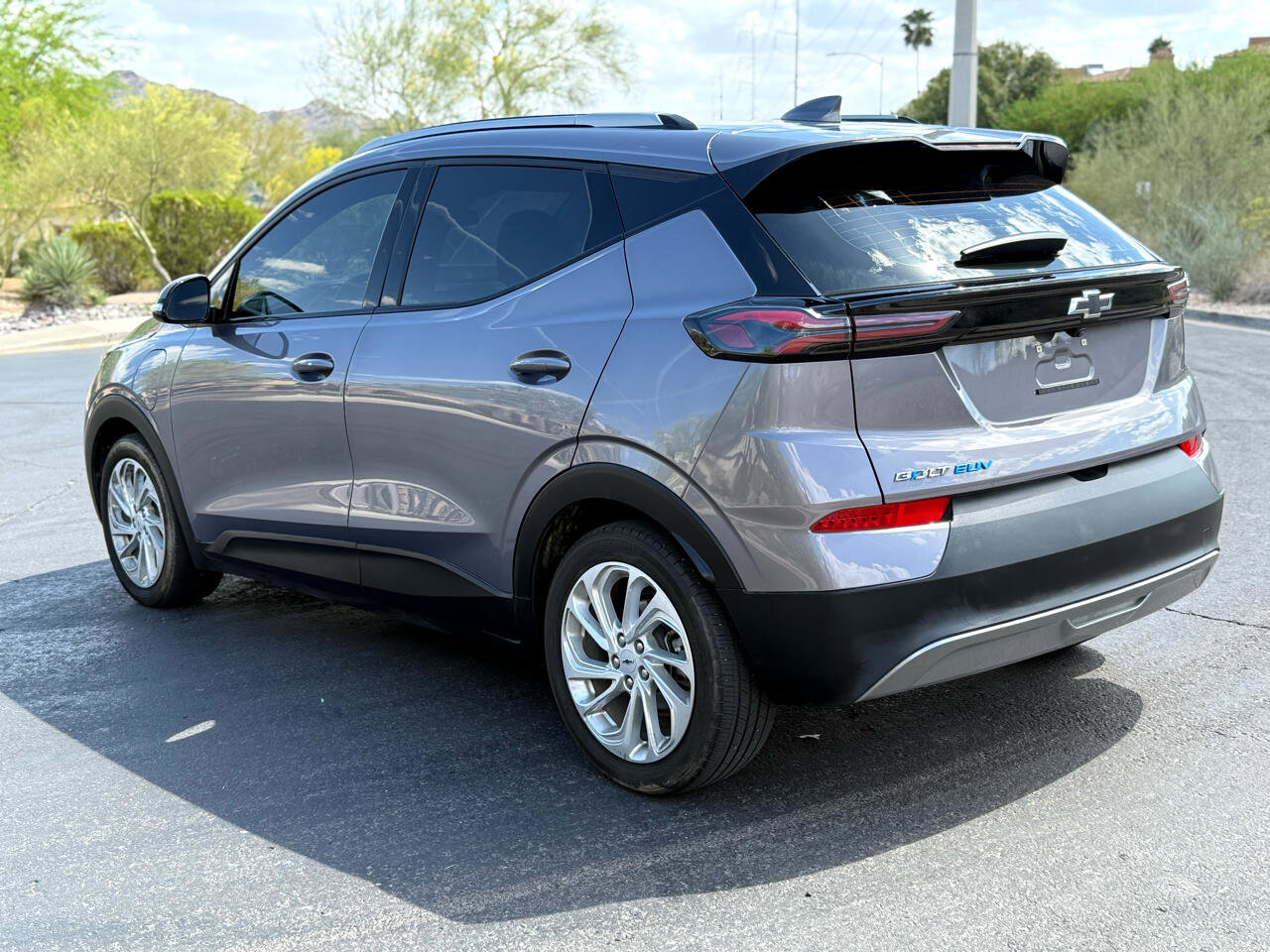 Used 2023 Chevrolet Bolt EUV LT image 4