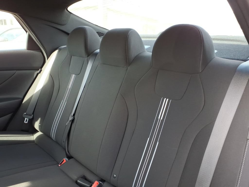 New 2025 Hyundai Elantra Sport FWD image 11
