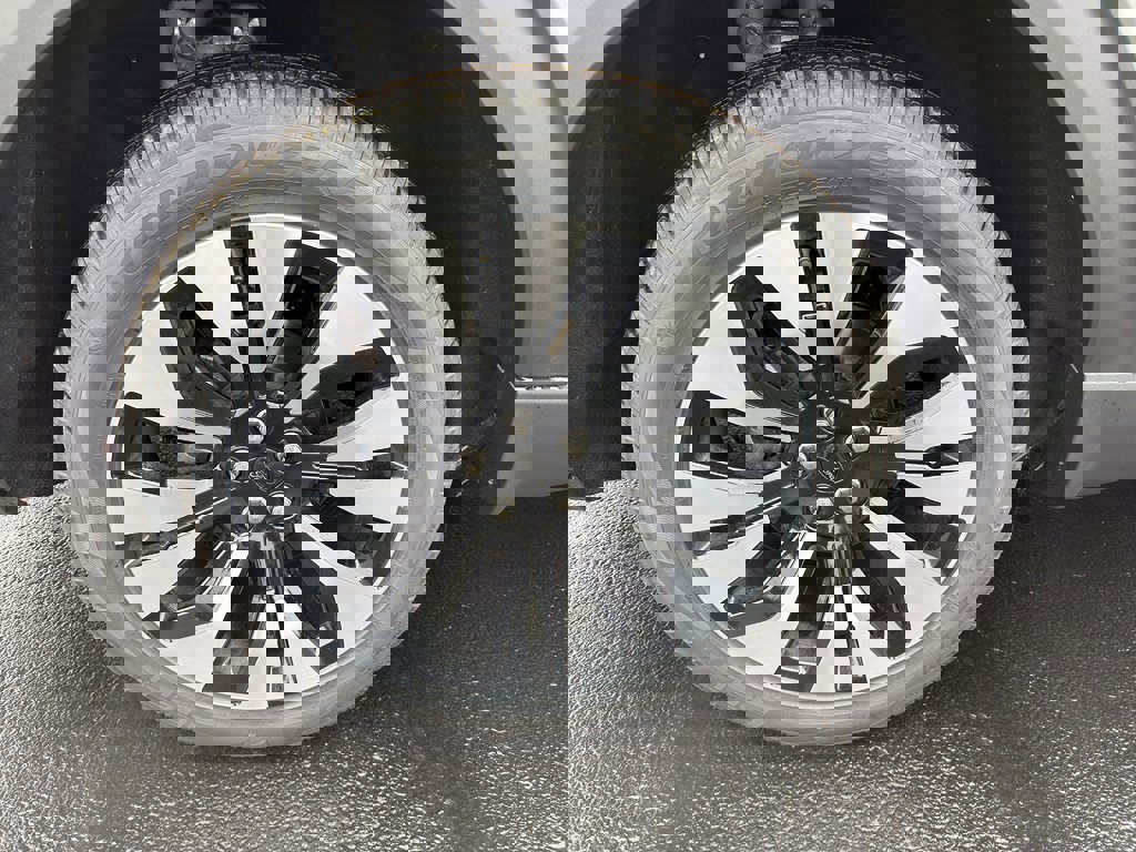 New 2026 Ford Explorer Platinum w/ LUX Leather Package image 9