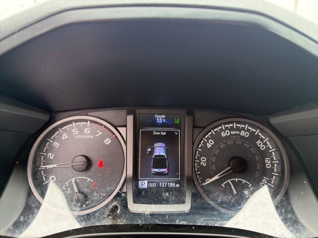 Used 2018 Toyota Tacoma TRD Sport AWD/4WD image 15