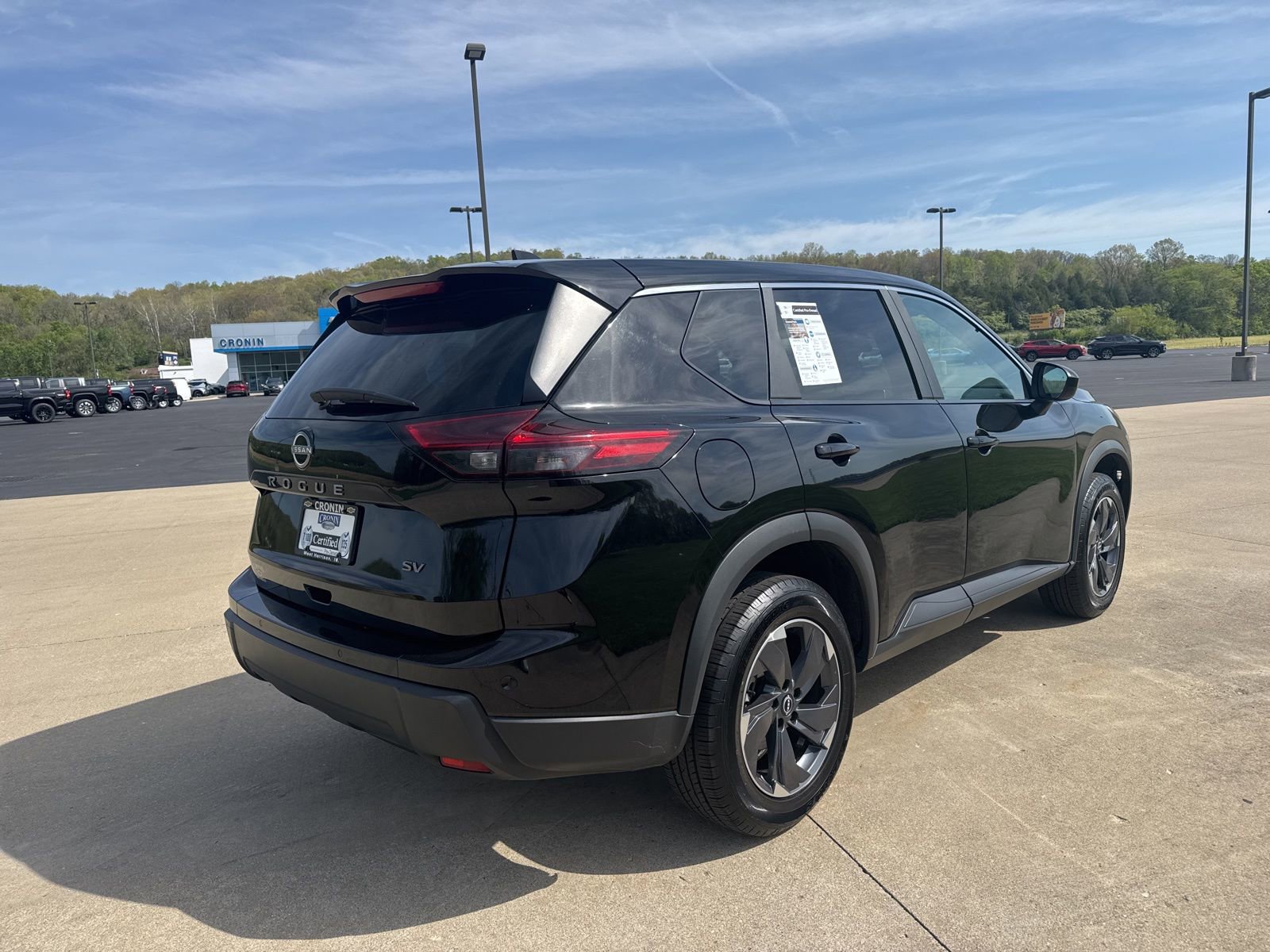 Used 2024 Nissan Rogue SV FWD image 4