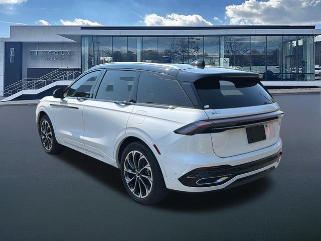 Used 2024 Lincoln Nautilus Reserve w/ Equipment Group 203A AWD/4WD image 6