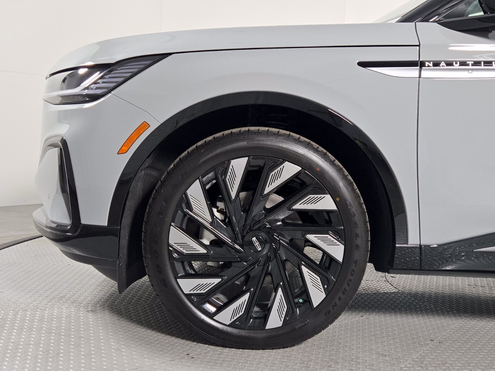 New 2026 Lincoln Nautilus Reserve AWD/4WD image 11