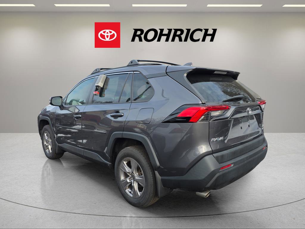 Used 2022 Toyota RAV4 XLE image 3