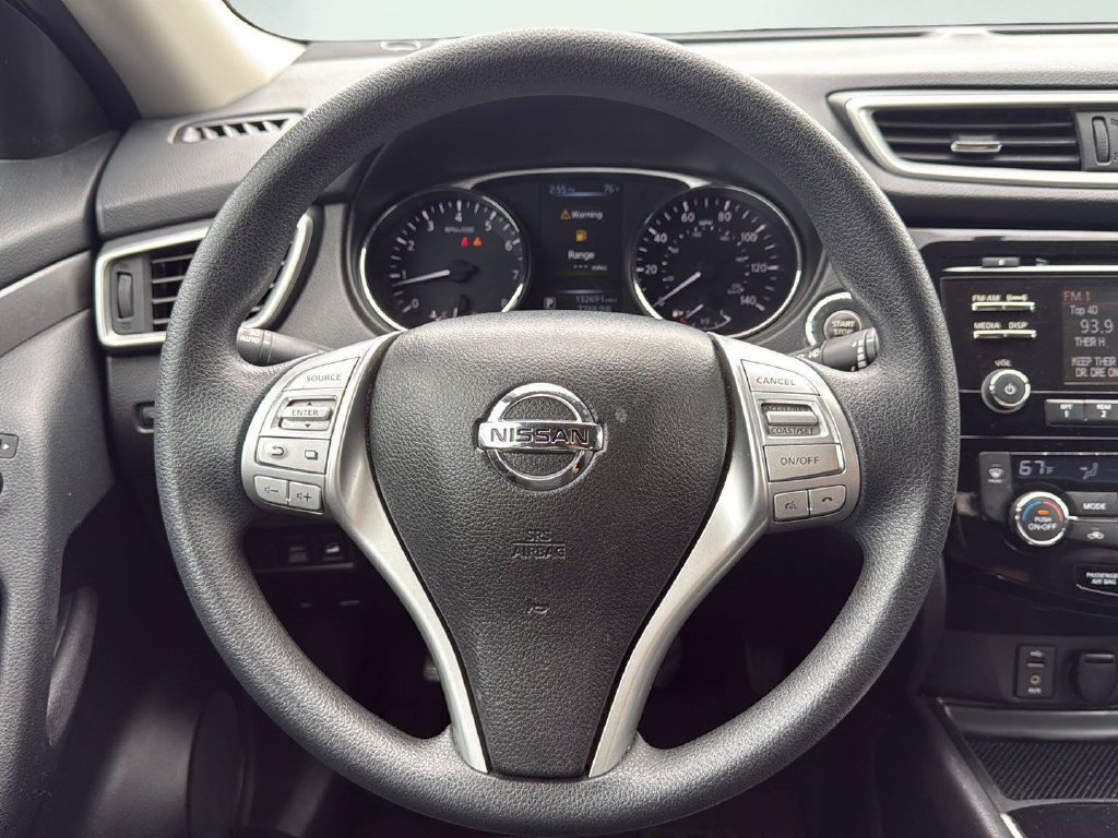 Used 2015 Nissan Rogue SV w/ SV Moonroof Package AWD/4WD image 17