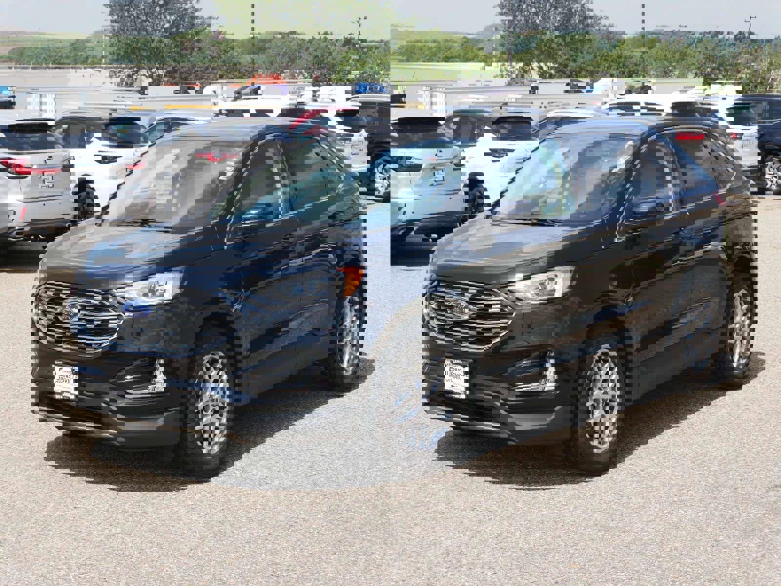 Used 2021 Ford Edge SEL w/ Convenience Package image 3