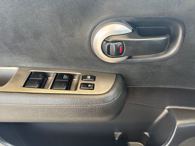 Used 2012 Nissan Versa 1.8 S FWD image 9