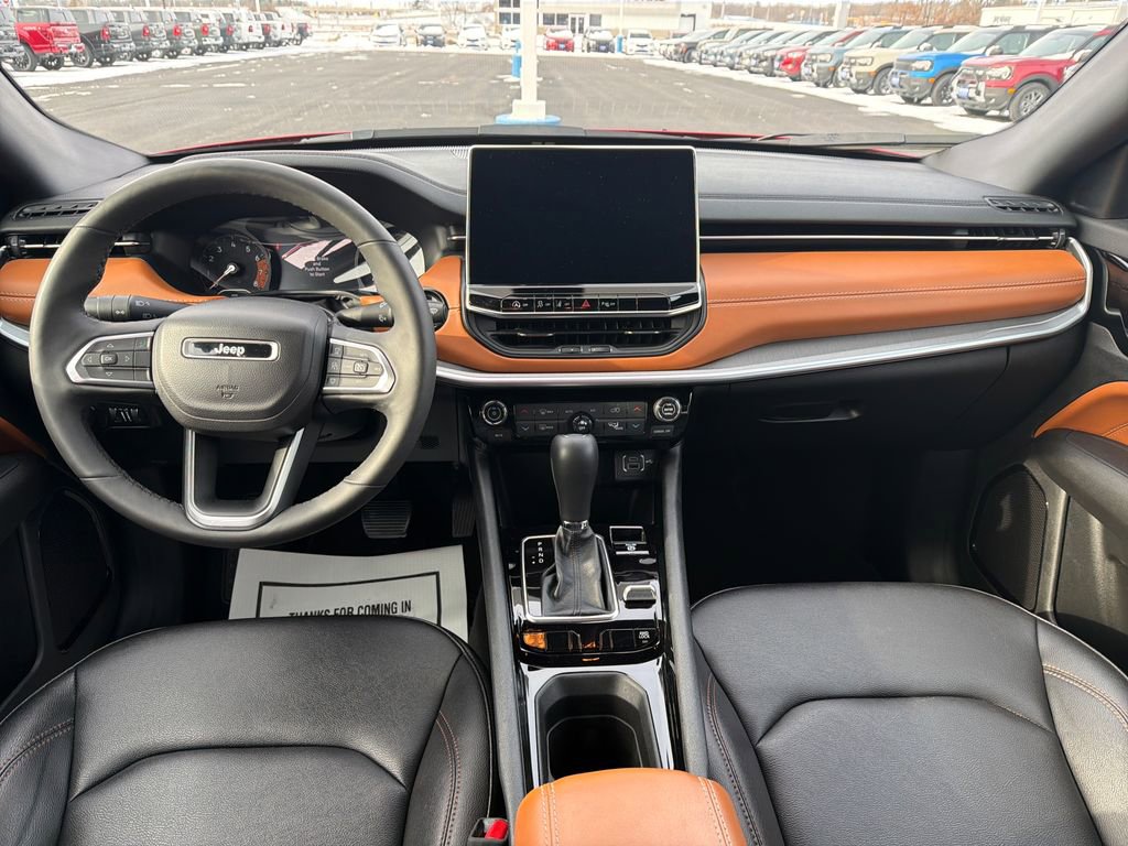 Used 2024 Jeep Compass Limited image 12