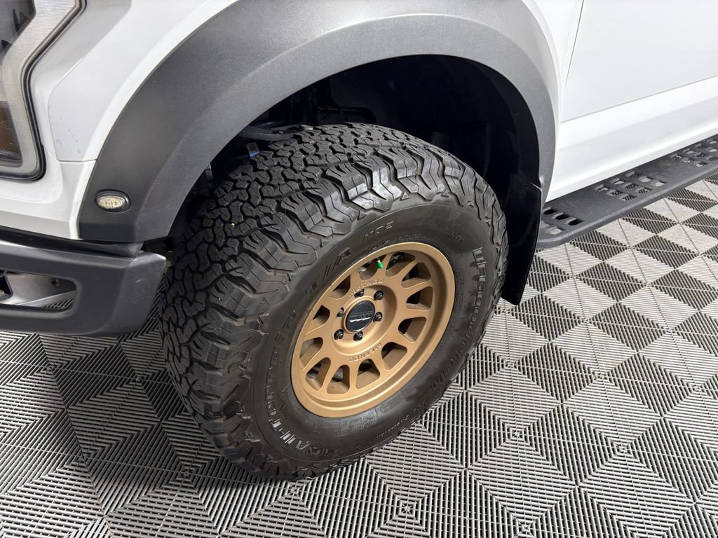 Used 2019 Ford F150 Raptor w/ Equipment Group 802A Luxury AWD/4WD image 10