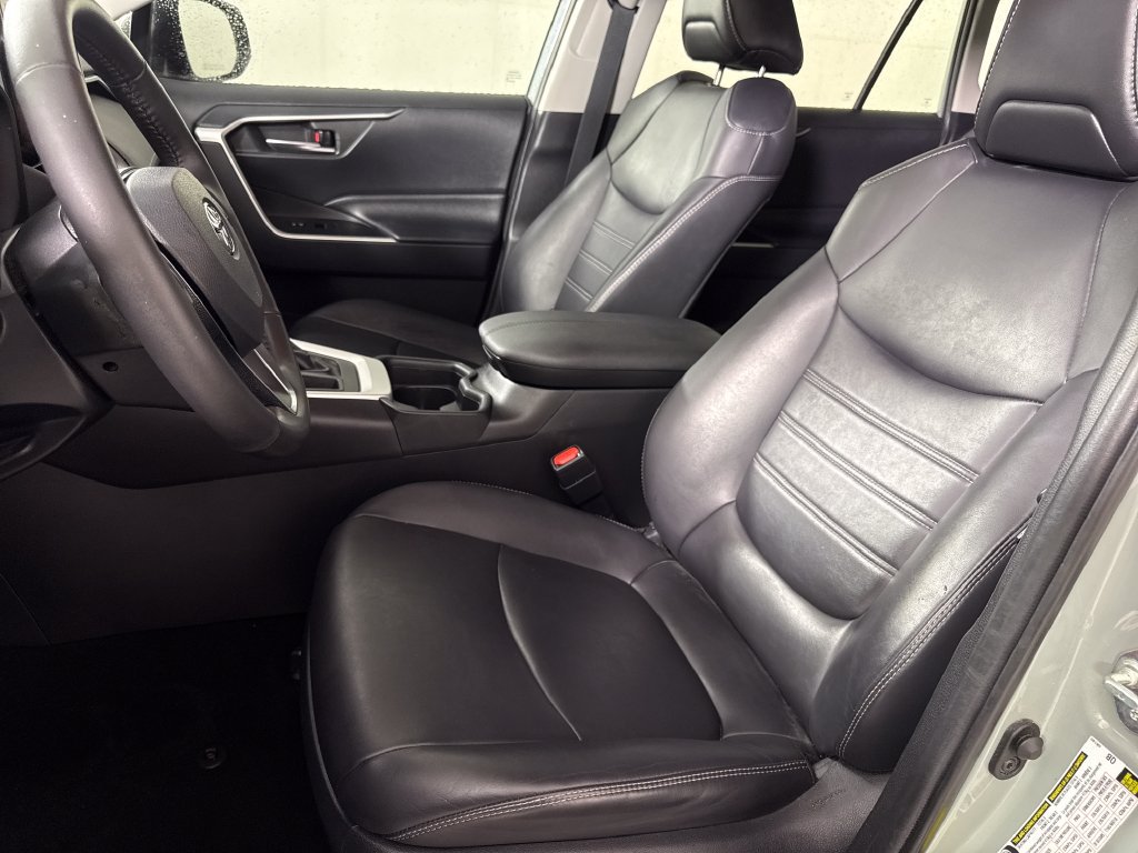 Used 2019 Toyota RAV4 XLE Premium w/ Cold Weather Package FWD image 11