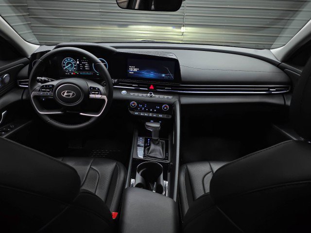 Used 2024 Hyundai Elantra Limited FWD image 11