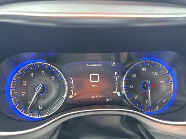 Used 2025 Chrysler Pacifica Limited image 25