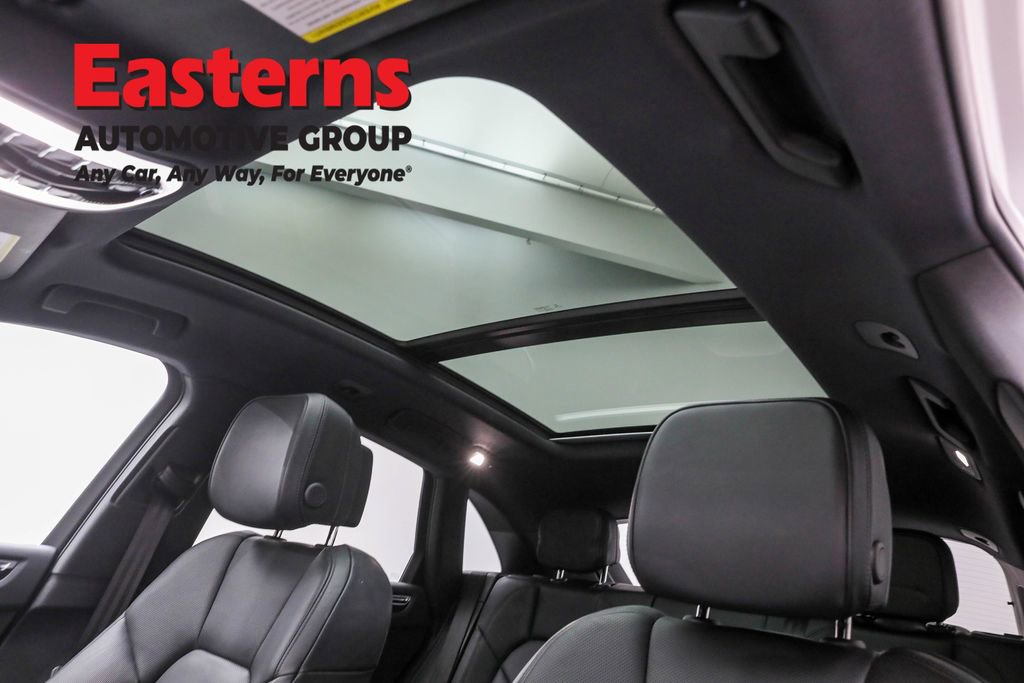 Used 2023 Porsche Macan T w/ Premium Package Plus image 35