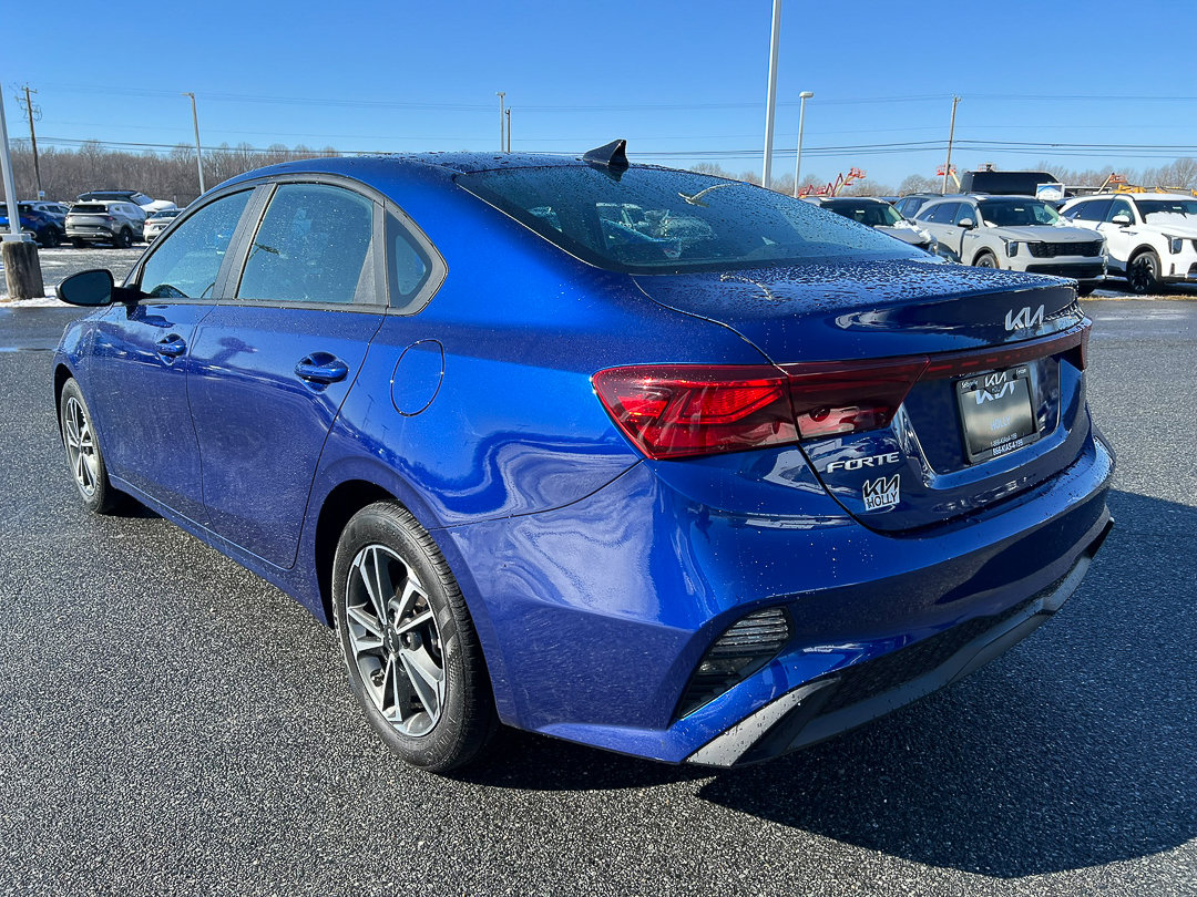 Used 2023 Kia Forte LXS image 3