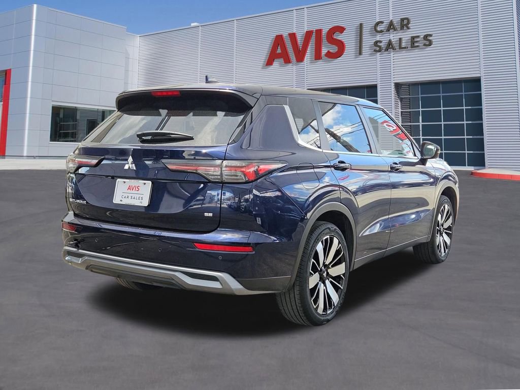 Used 2025 Mitsubishi Outlander SE FWD image 6