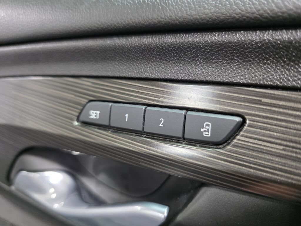 Used 2020 GMC Terrain SLT w/ Preferred Package AWD/4WD image 15