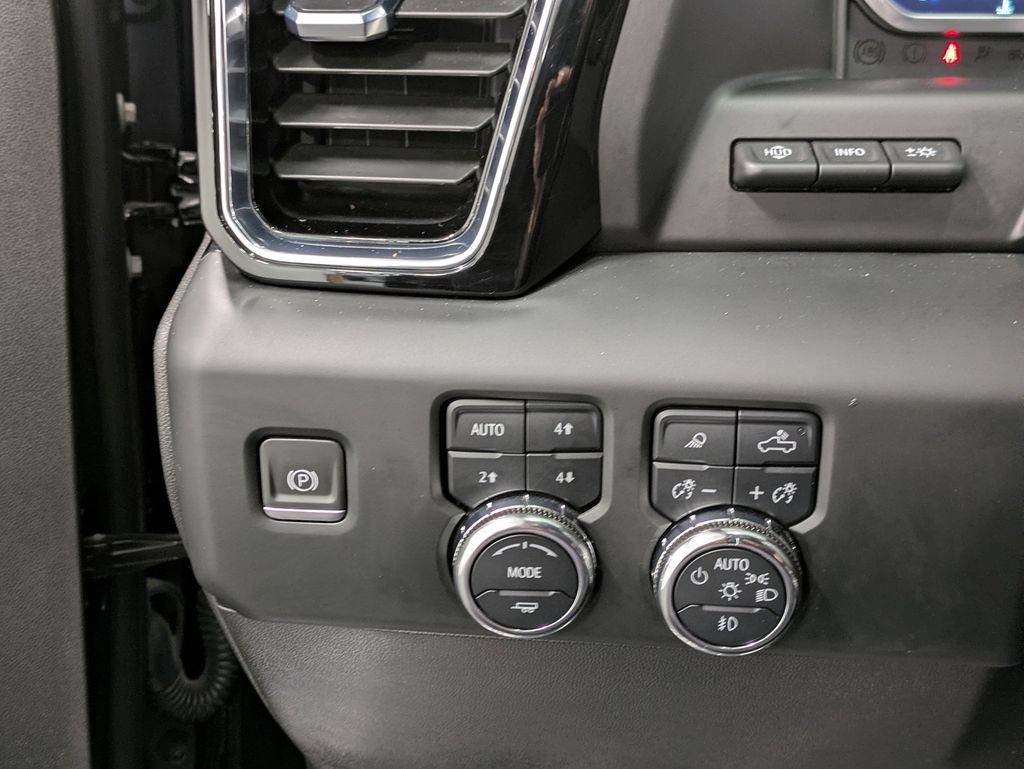 Used 2023 GMC Sierra 1500 Denali w/ Technology Package AWD/4WD image 21