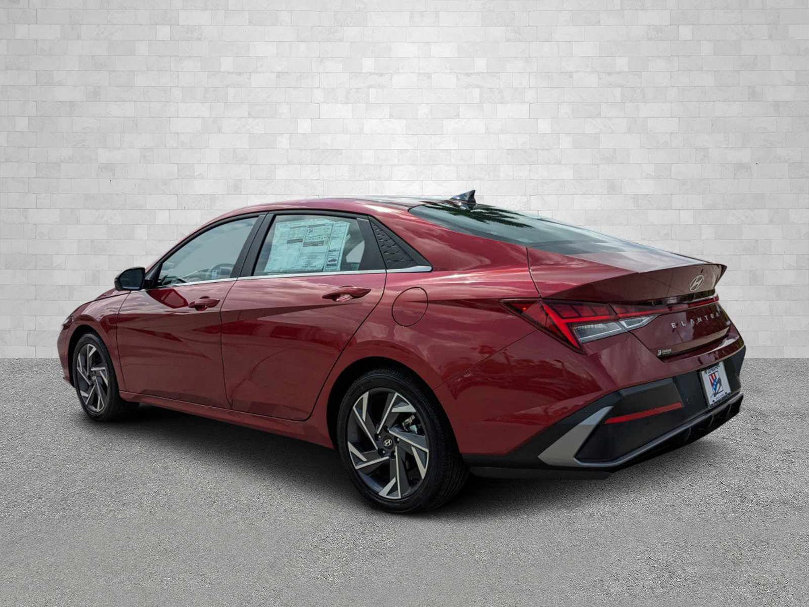 Used 2025 Hyundai Elantra Limited w/ Cargo Package FWD image 4