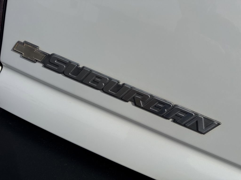 Used 2004 Chevrolet Suburban 2500 LT w/ Preferred Equipment Group image 9