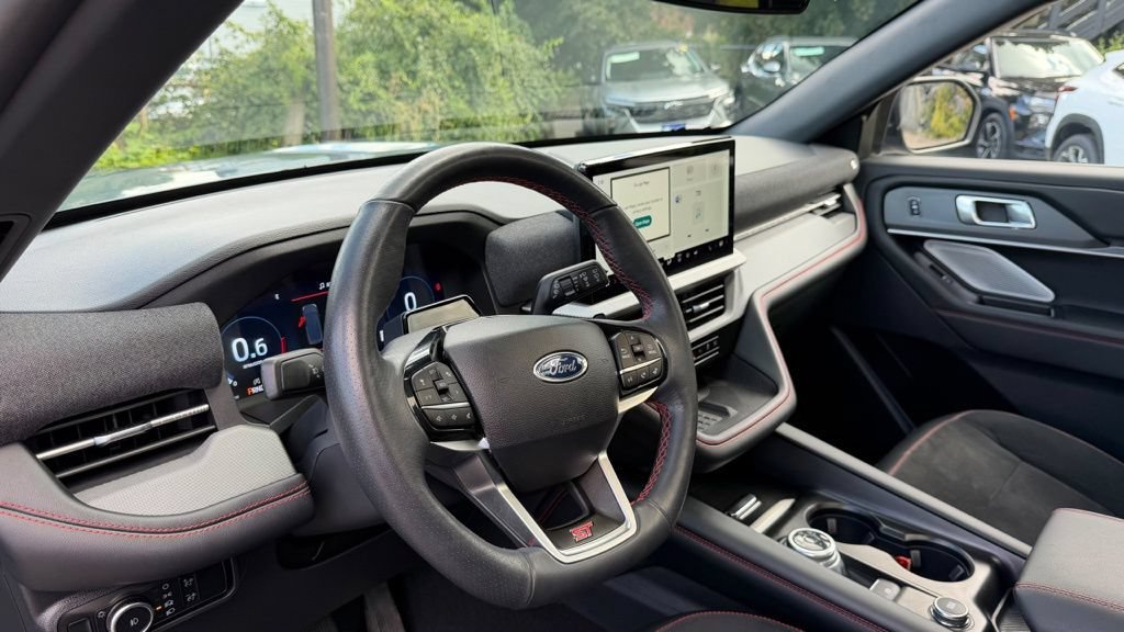 Used 2025 Ford Explorer ST AWD/4WD image 15