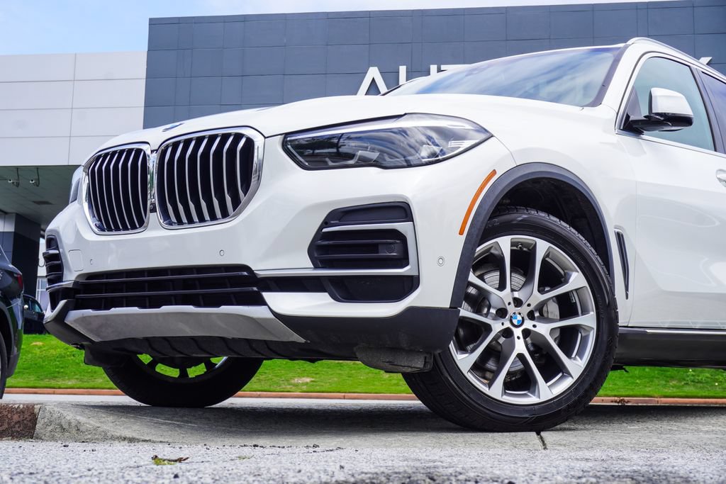Used 2023 BMW X5 sDrive40i RWD image 2