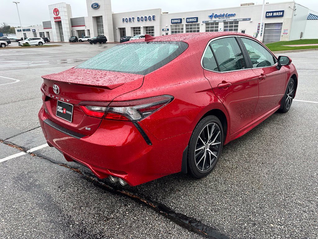 Used 2024 Toyota Camry SE w/ Convenience Package FWD image 5