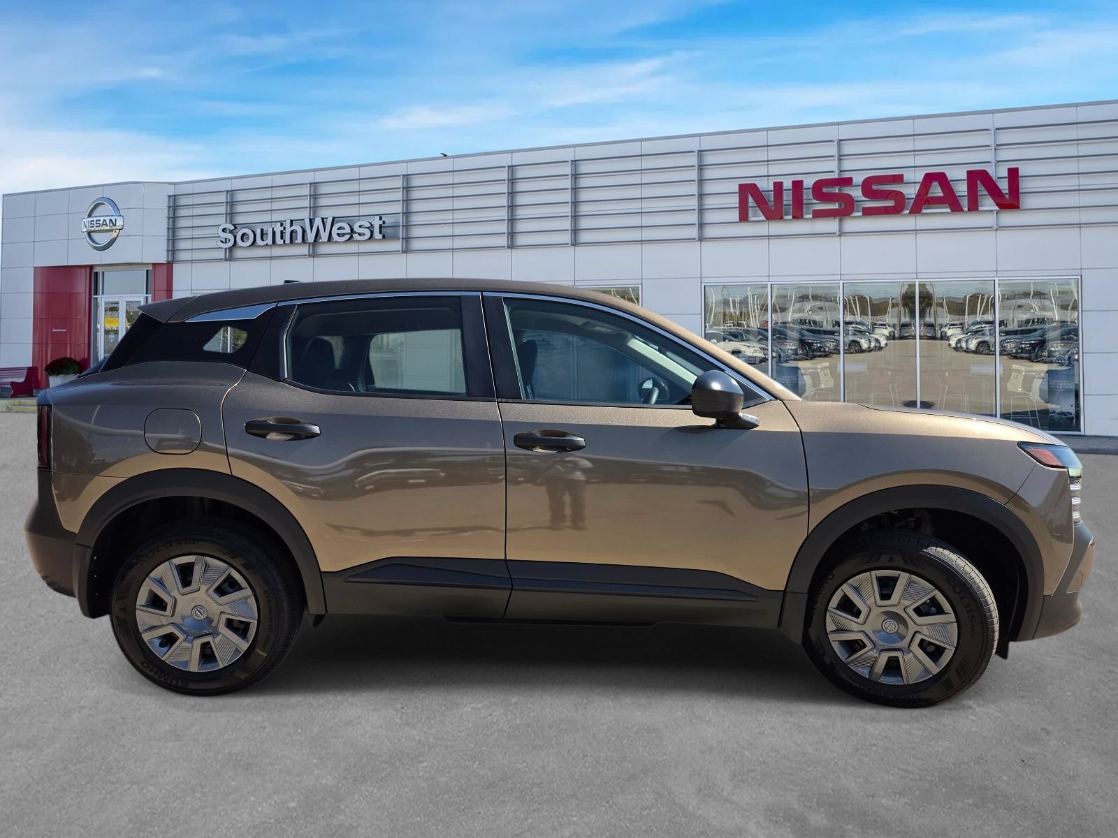 New 2027 Nissan Kicks S FWD image 4
