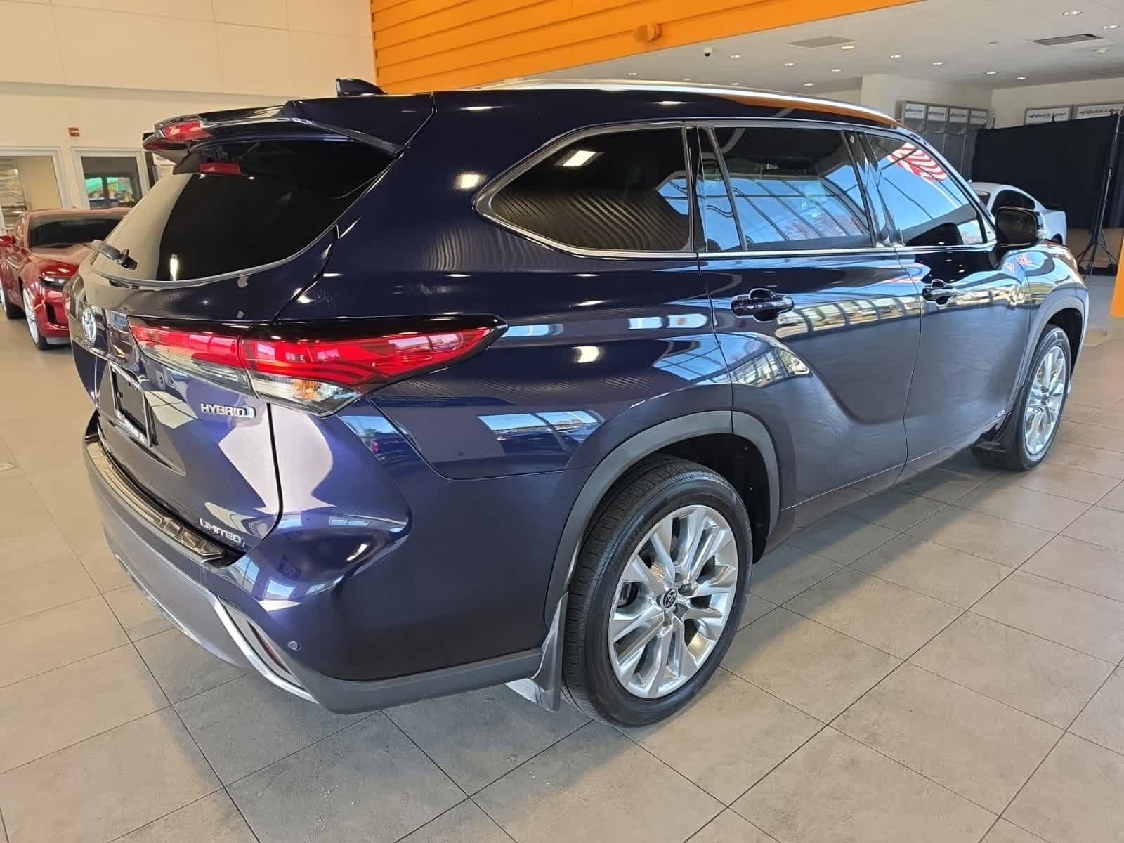 Used 2023 Toyota Highlander Limited AWD/4WD image 8
