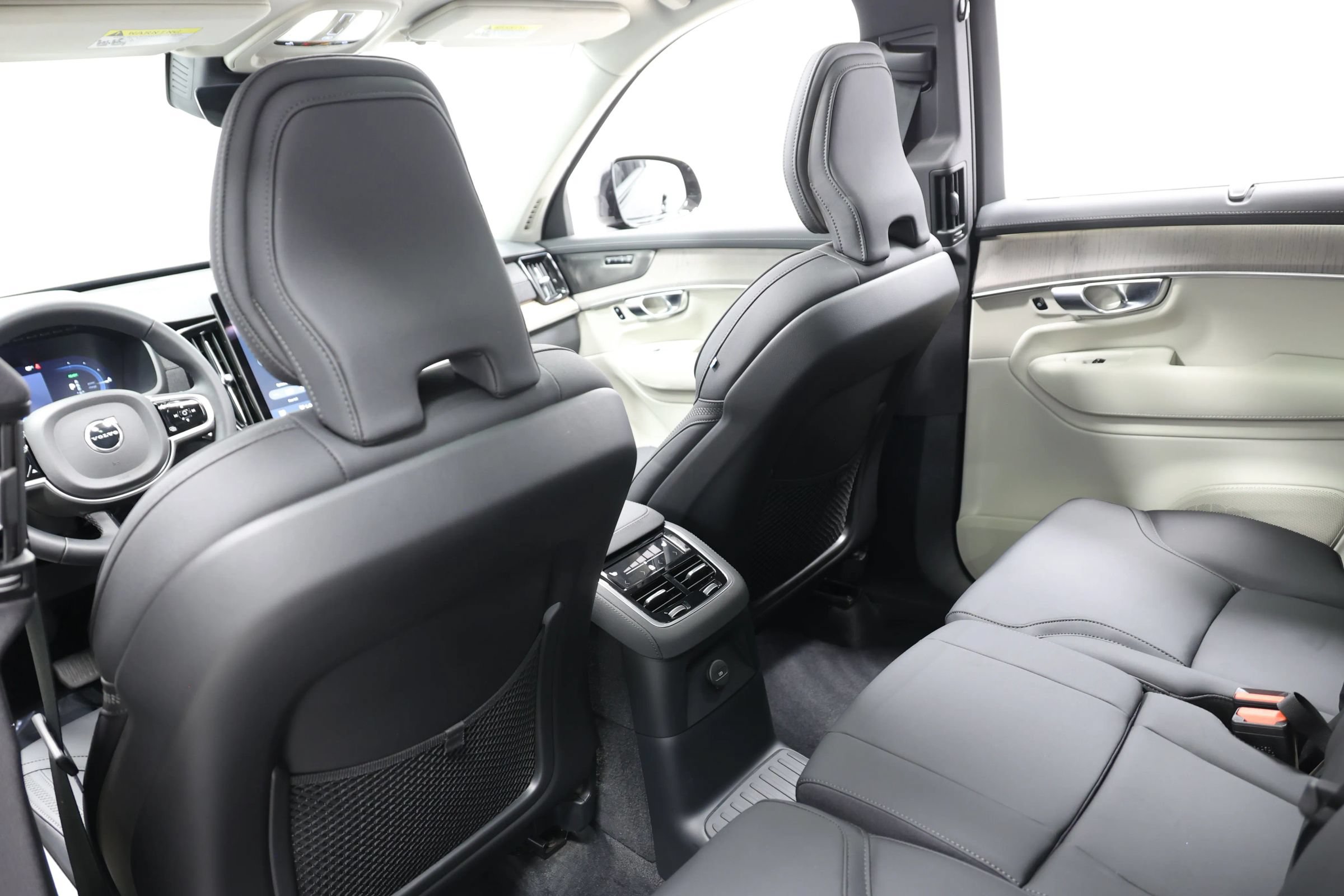 Used 2025 Volvo XC90 T8 Plus w/ Protection Package Premier AWD/4WD image 61