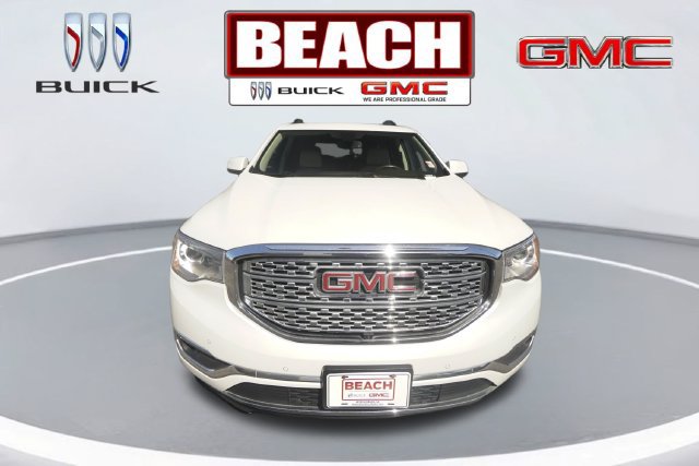 Used 2017 GMC Acadia Denali w/ Technology Package FWD image 8