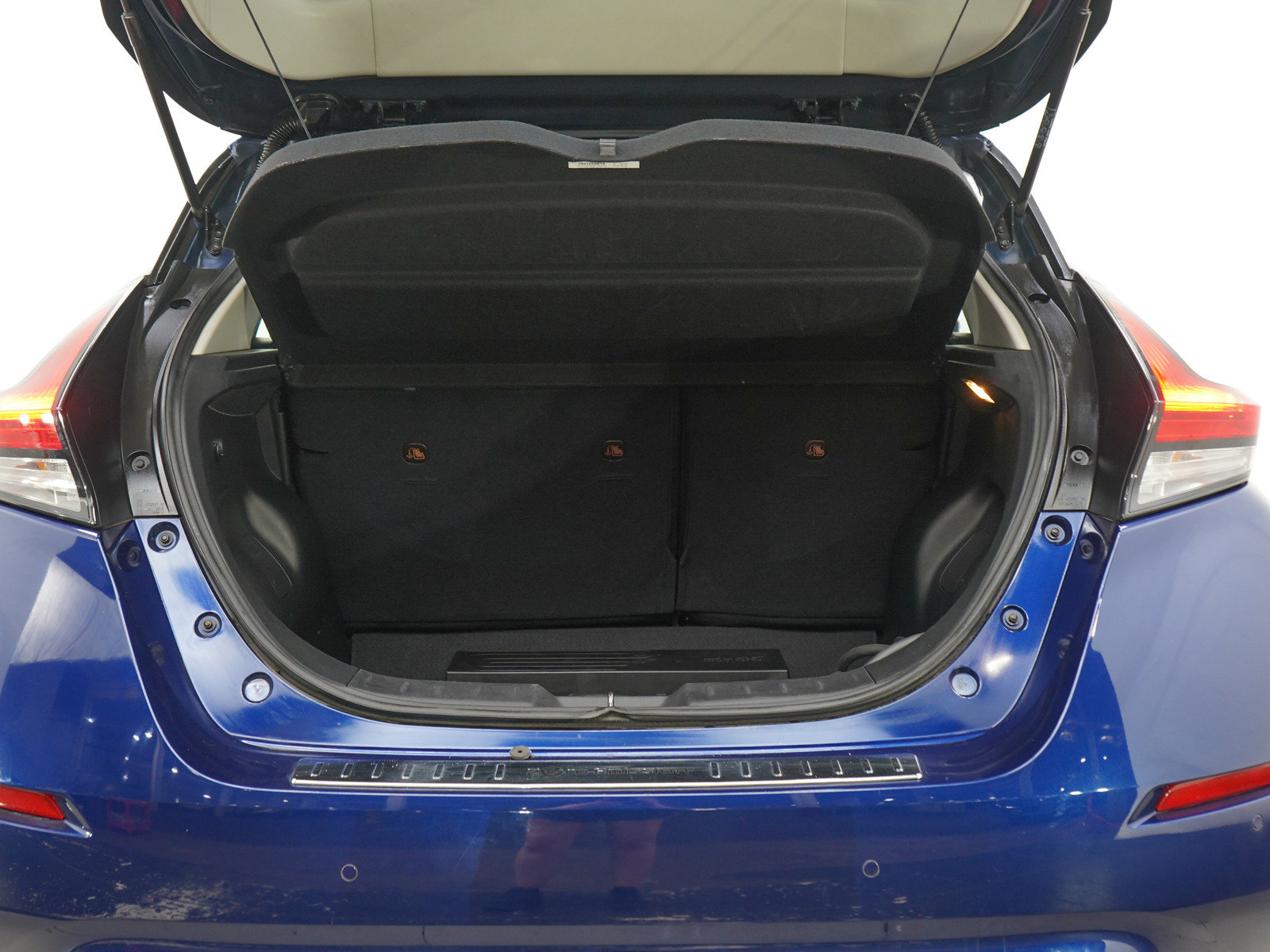 Used 2020 Nissan Leaf SL Plus w/ Protection Package FWD image 16
