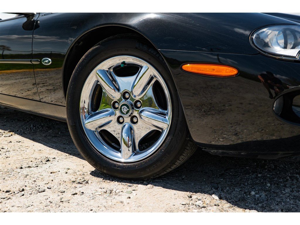 Used 1998 Jaguar XK8 Convertible image 3