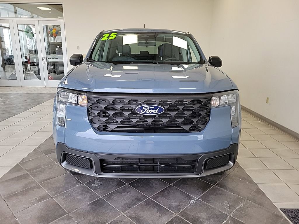 Used 2025 Ford Maverick XLT image 3