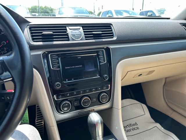 Used 2017 Volkswagen Passat 1.8T R-Line FWD image 35