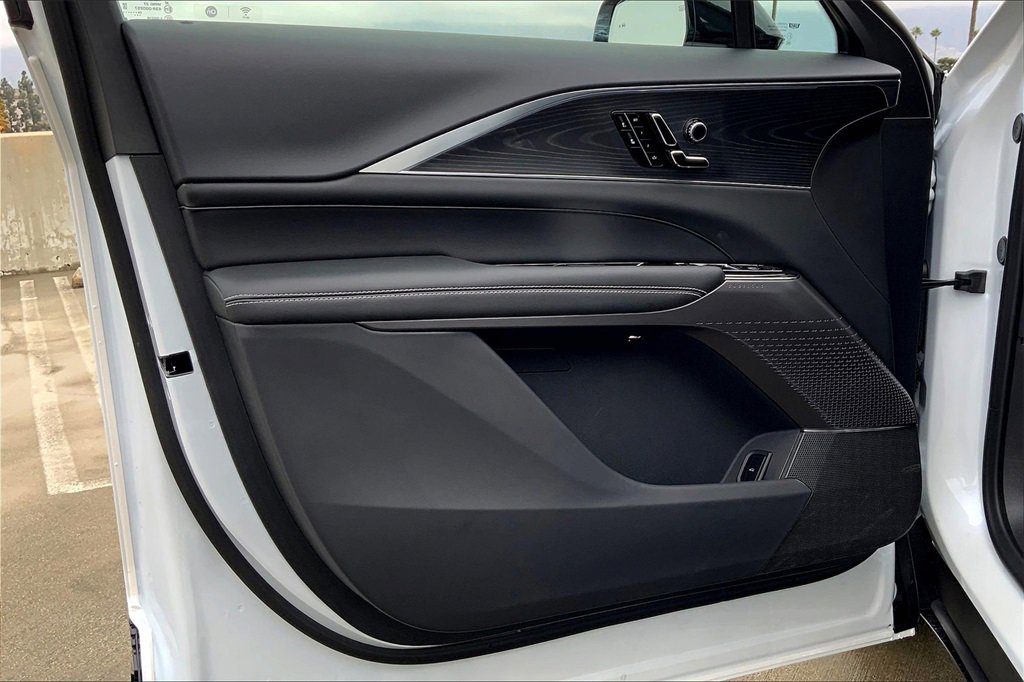 Used 2025 Cadillac Lyriq Sport image 11