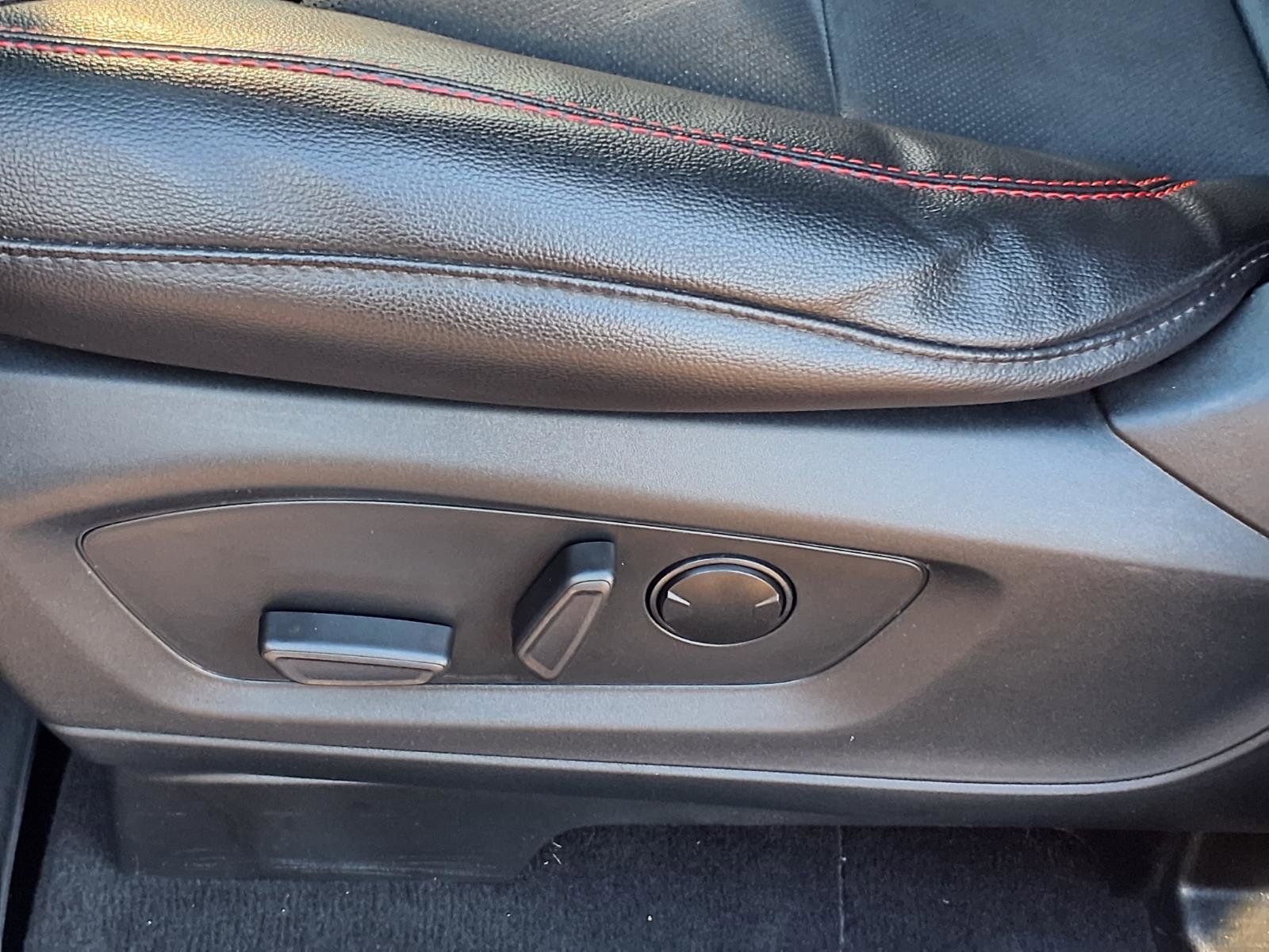 Used 2022 Ford Explorer ST-Line image 4