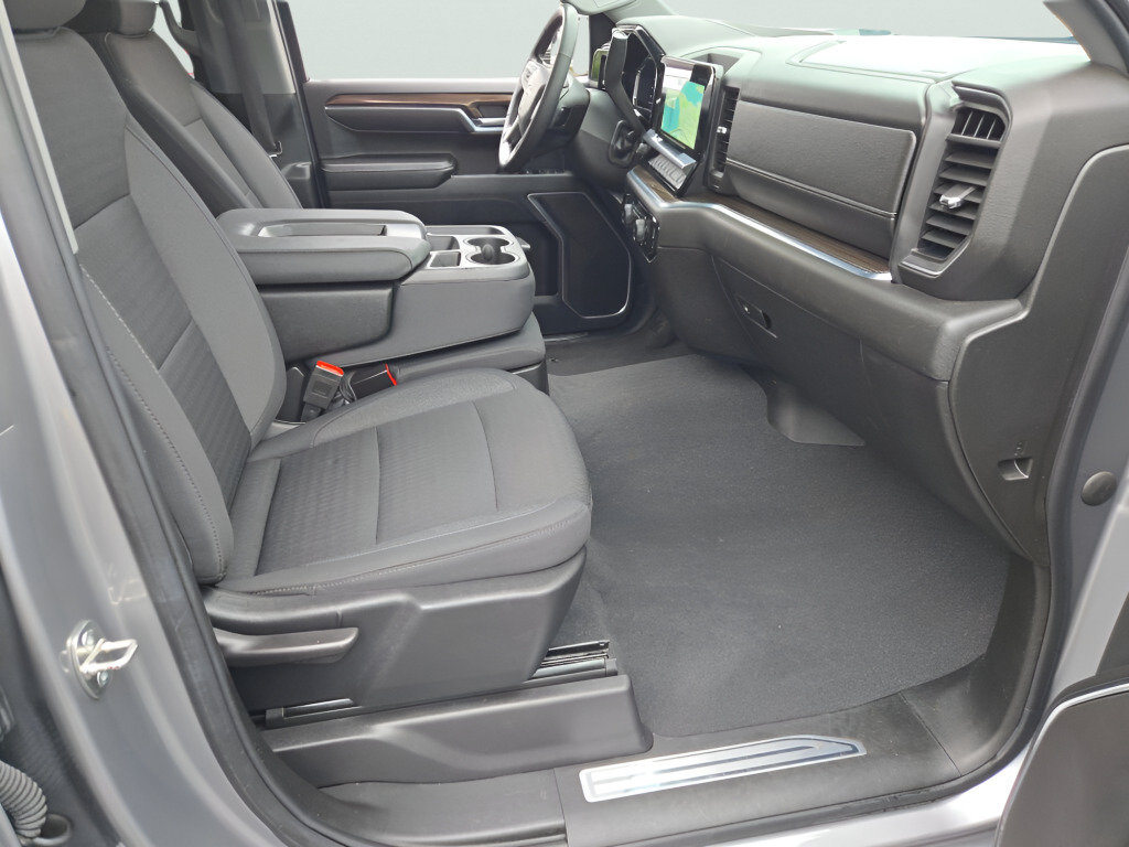 Certified 2024 Chevrolet Silverado 1500 LT AWD/4WD image 7