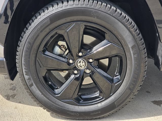 Used 2021 Toyota RAV4 XSE AWD/4WD image 12