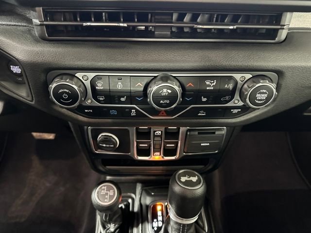 Used 2024 Jeep Wrangler Unlimited w/ Convenience Group AWD/4WD image 23